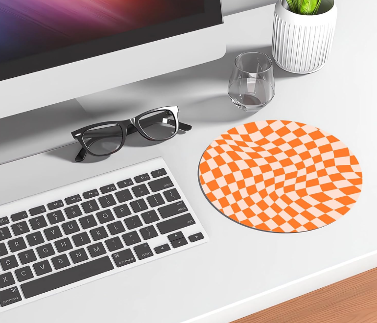 Non-Slip Mouse Pad – Smooth High-Precision Surface with Washable Fabric and Vibrant Design